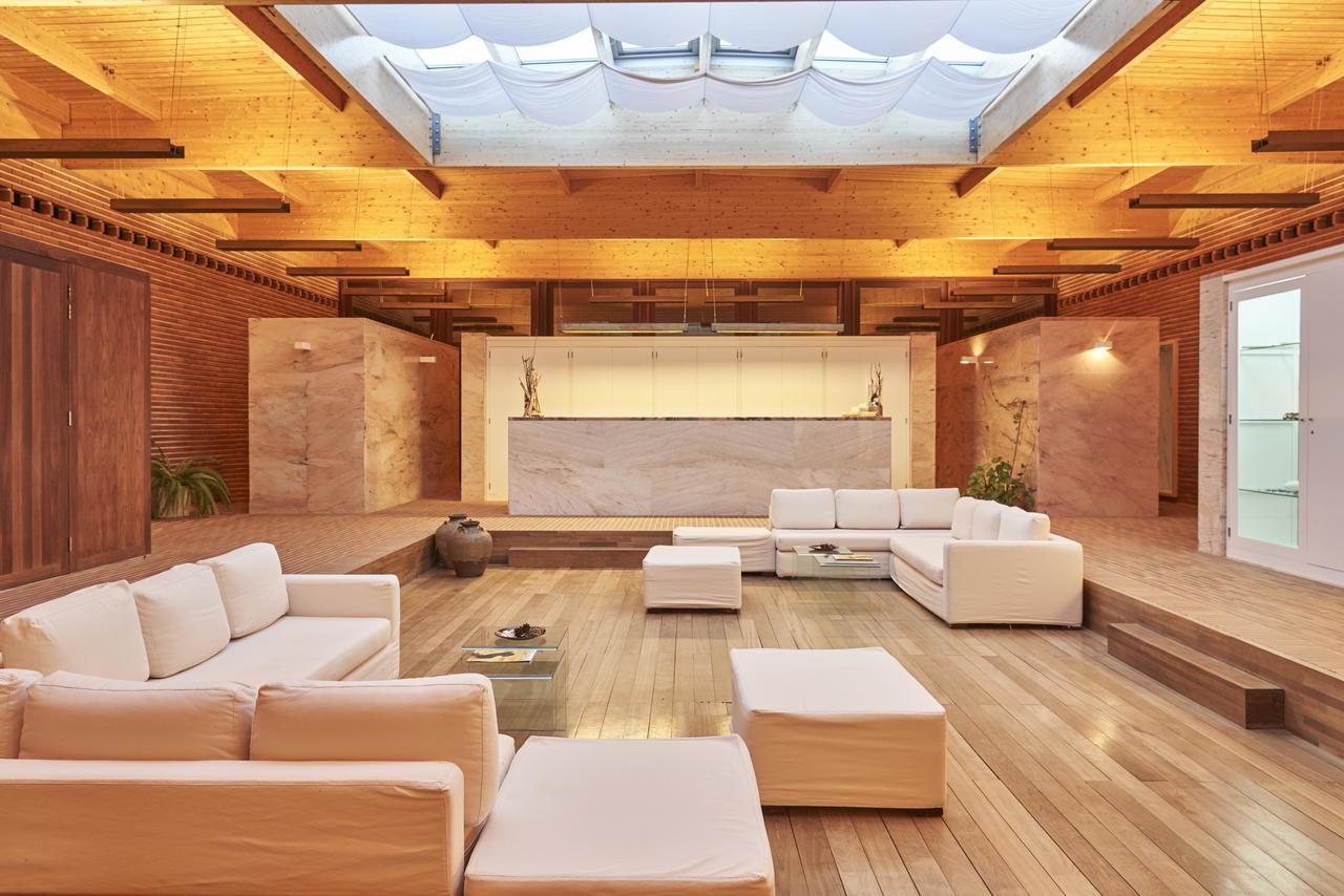 Kundalini geht durch den Körper in Porto Santo, Portugal